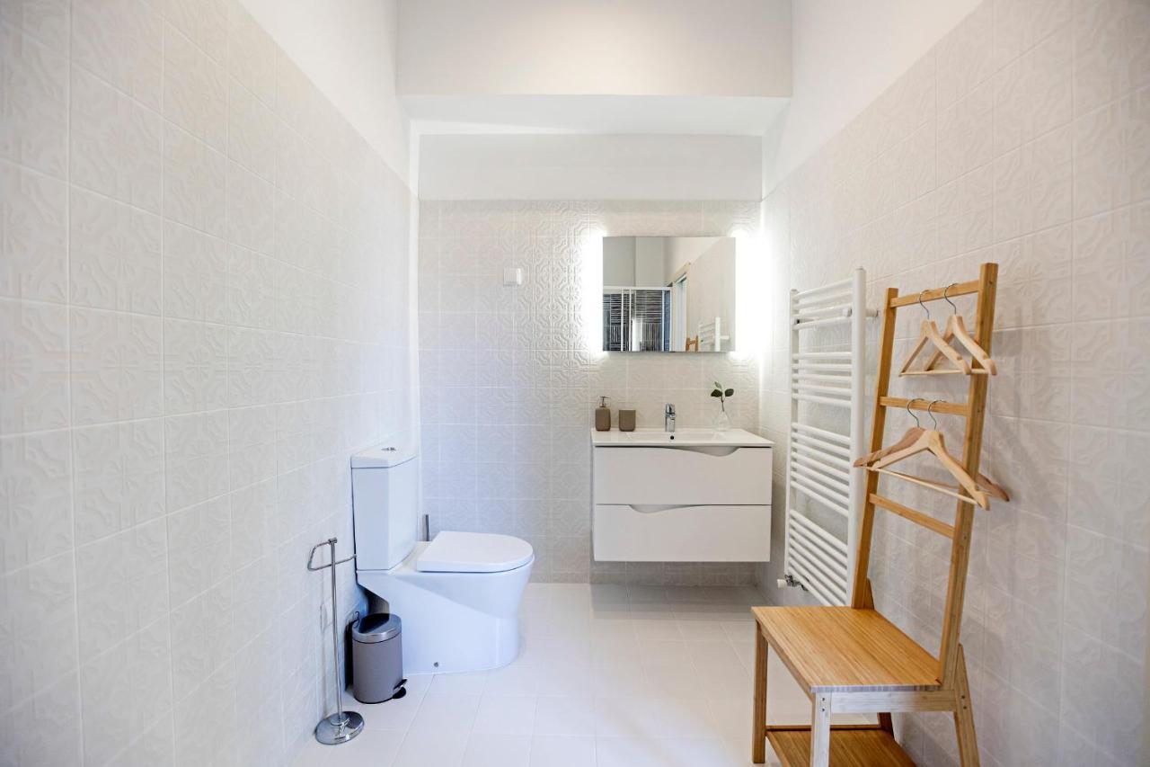 Brand New 4Br W/ 200Yrs Of History In Central Porto By Lovelystay エクステリア 写真